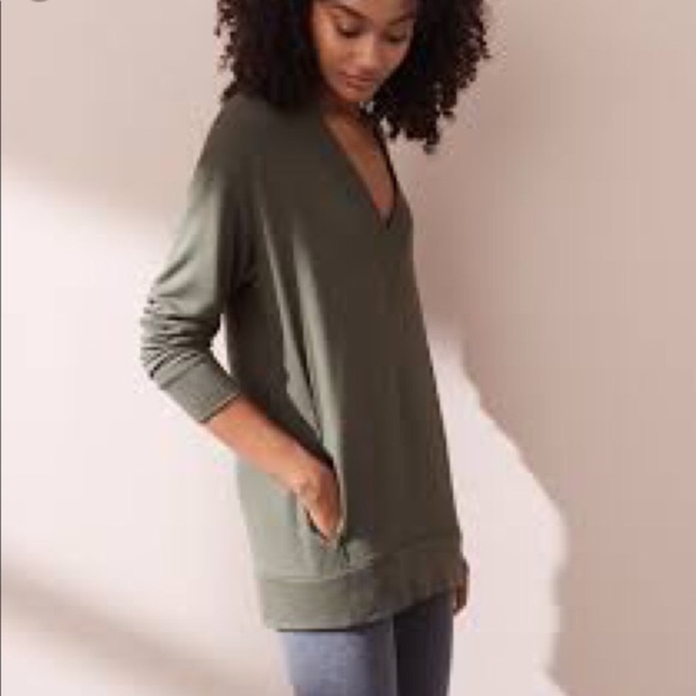 Lou & Grey Signaturesoft V Neck Tunic